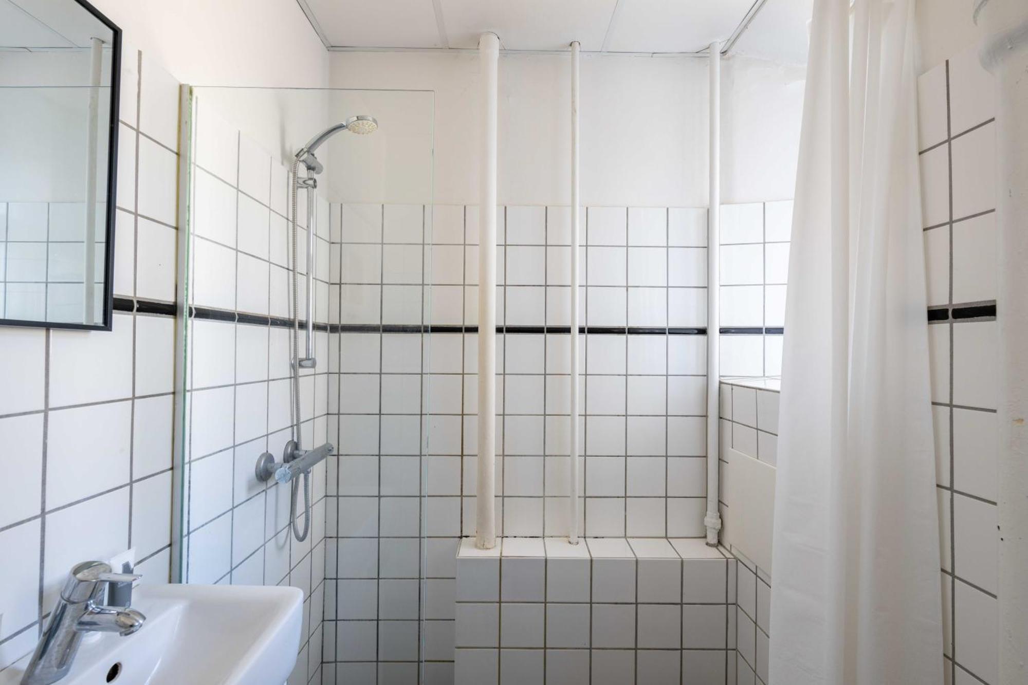 Apartamento Spacious 3 Bedroom In Peaceful Area *