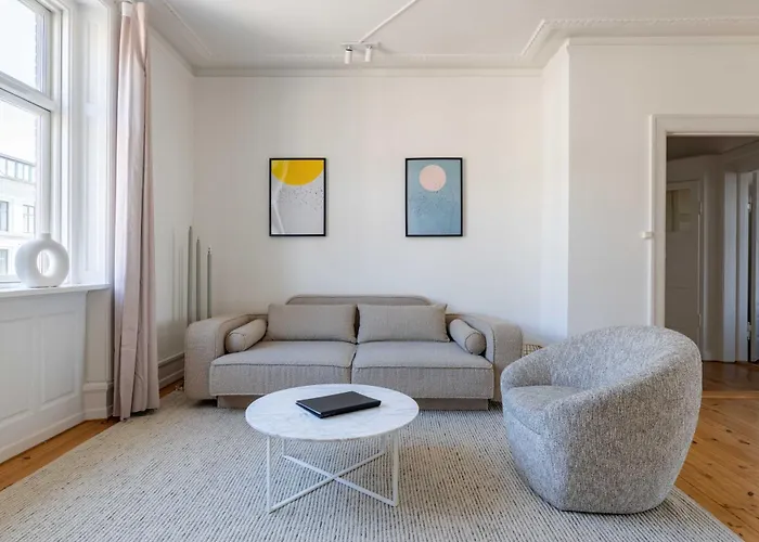 Spacious 3 Bedroom Apartment In Peaceful Area