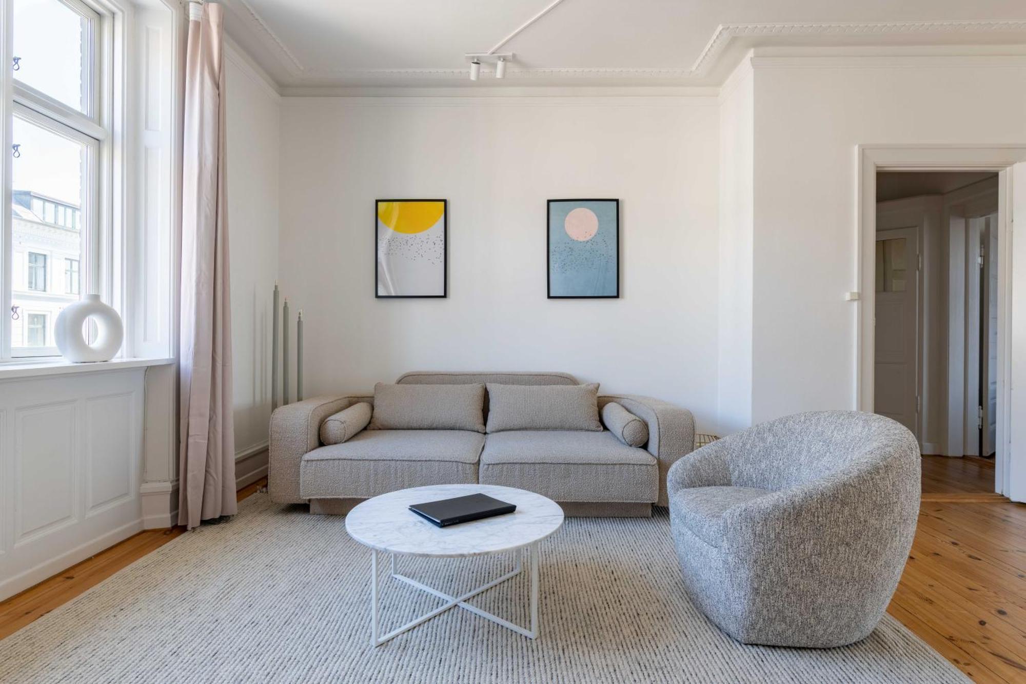 Appartement Spacious 3 Bedroom In Peaceful Area *